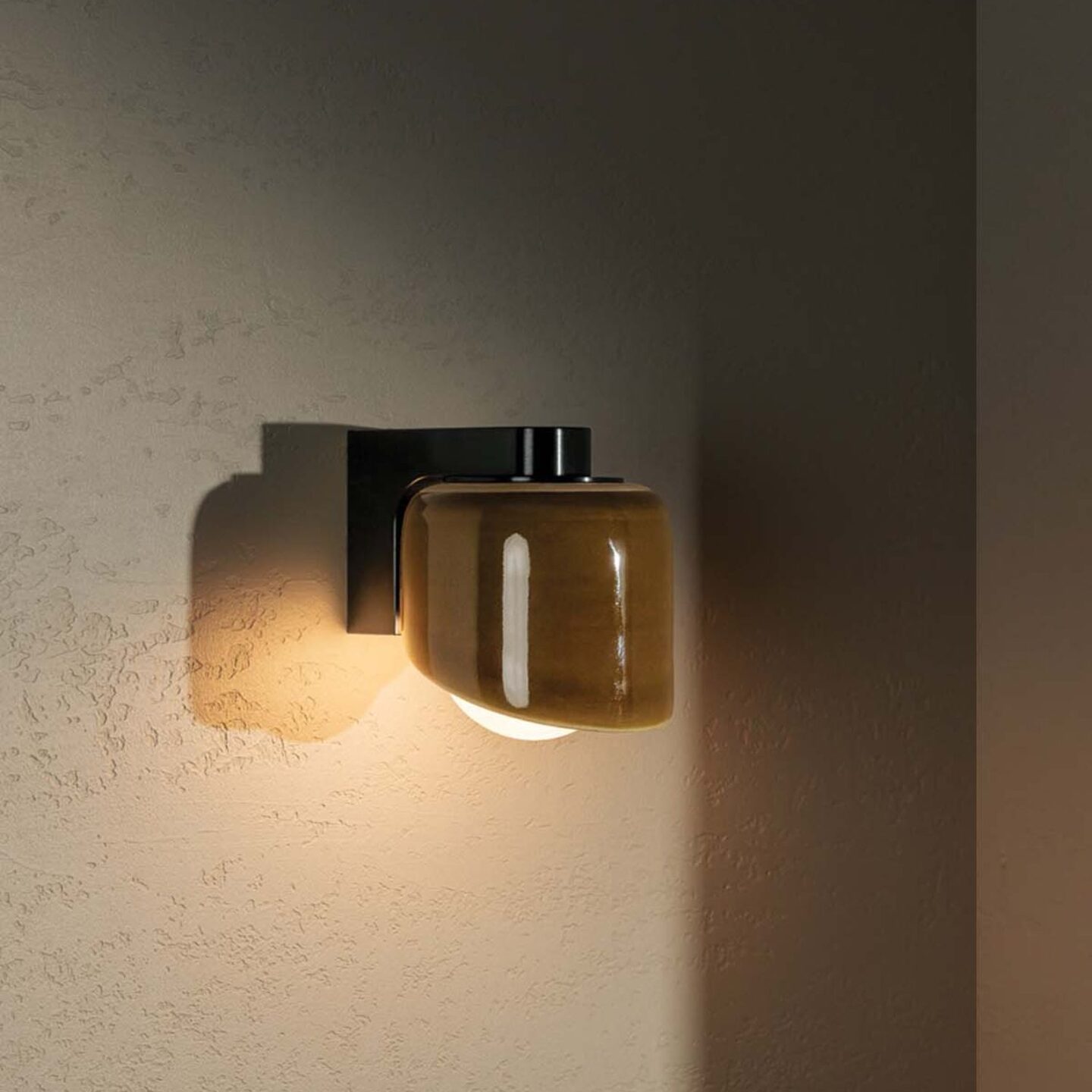 Terra 0.5 Wall Light Chartreuse, Brushed Black